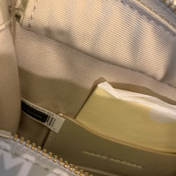 Marc Jacobs Beige Logo Mini Bag. Top handle and crossbody - Picture 11 of 14